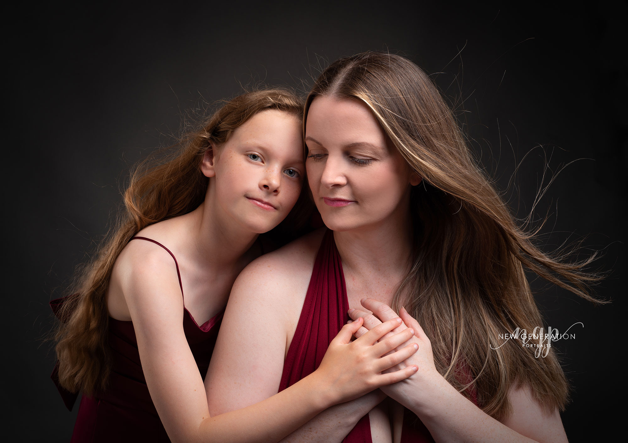 Mum and daughter love captured by New Generation Portraits.
